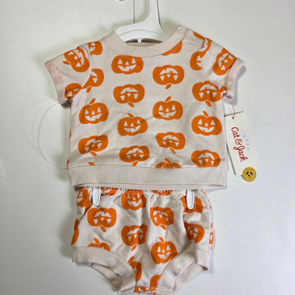 Cat & Jack Baby Newborn Pumpkin Print Sweatshirt and Bloomers Set Orange Cream